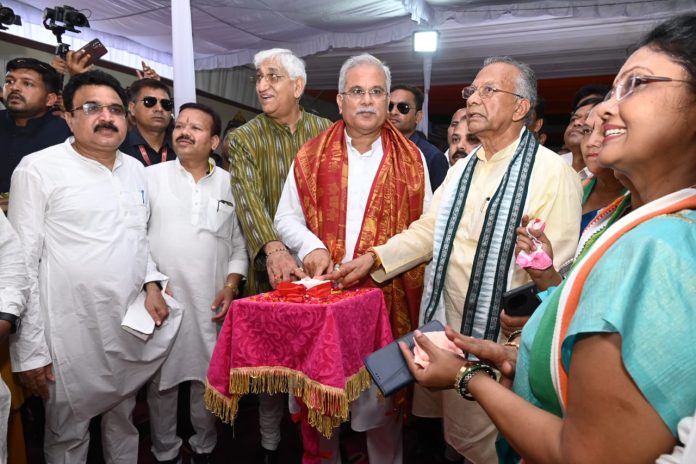 मुख्यमंत्री Bhupesh Baghel ने महासमुंद वासियों को दी सौगात, जिले को मिली 655 करोड़ रूपए की लागत के 223 विकास कार्यों का पिटारा