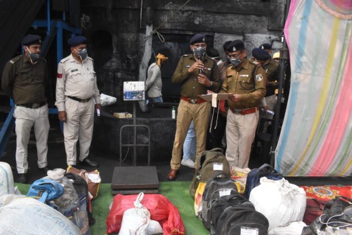 रायपुर पुलिस ने 996 किलो गांजा किया नष्ट, एनडीपीएस एक्ट के तहत हुई कार्रवाई