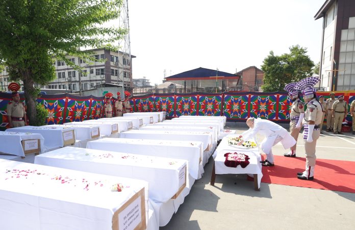 पहलगाम आतंकी हमले में 28 पर्यटकों की मौत... केंद्रीय गृहमंत्री अमित शाह ने दी श्रद्धांजलि