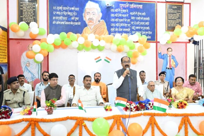 कैदियों ने सामूहिक रूप से किया 'पुष्प की अभिलाषा' का पाठ, उप मुख्यमंत्री ने दी प्रेरणा