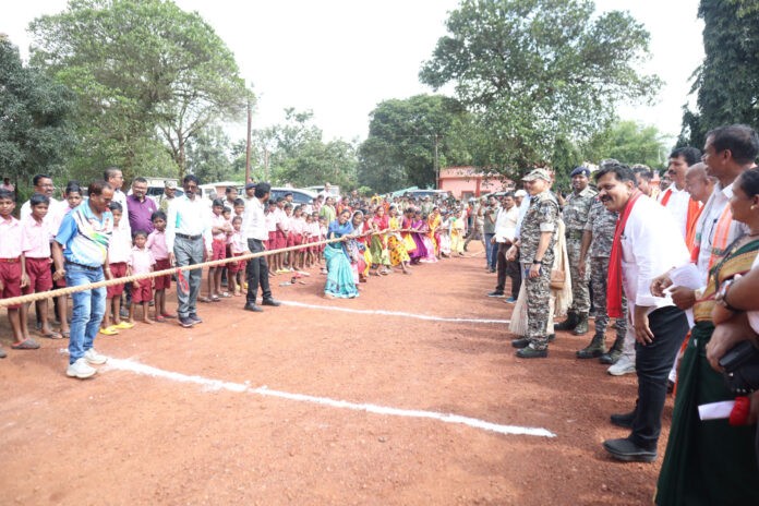उप मुख्यमंत्री विजय शर्मा ने सुदूर वनांचल ग्राम कच्चापाल में बस्तर ओलंपिक 2025 का किया शुभारंभ उप मुख्यमंत्री विजय शर्मा ने सुदूर वनांचल ग्राम कच्चापाल में बस्तर ओलंपिक 2025 का किया शुभारंभ