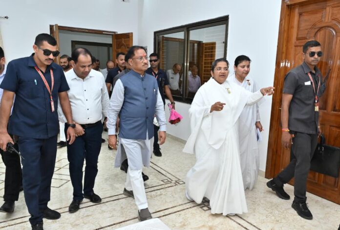 प्रधानमंत्री नरेंद्र मोदी का प्रवास प्रदेश के लिए गौरव का अवसर, प्रत्येक व्यवस्था हो गरिमामय और त्रुटिरहित - मुख्यमंत्री  साय प्रधानमंत्री नरेंद्र मोदी का प्रवास प्रदेश के लिए गौरव का अवसर, प्रत्येक व्यवस्था हो गरिमामय और त्रुटिरहित - मुख्यमंत्री  साय