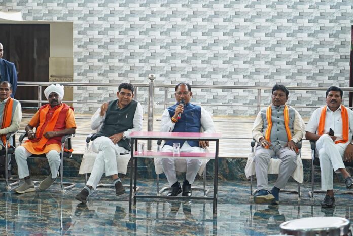 दिव्यांग बच्चों के बीच पहुंचे मुख्यमंत्री साय…