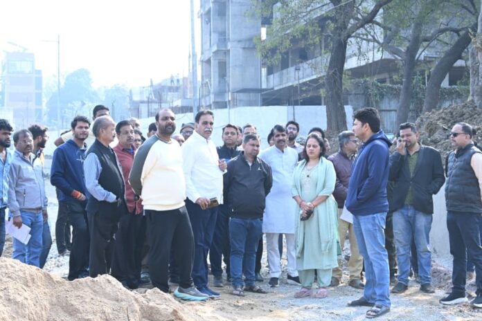 भाजपा विधायक मूणत का रौद्र रूप: कर्बला तालाब सौंदर्यीकरण में लापरवाही पर अधिकारियों को लगाई कड़ी फटकार