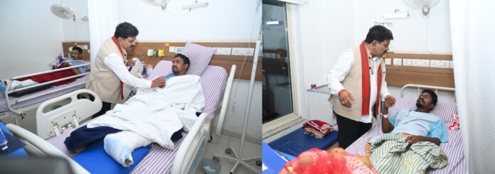 उपमुख्यमंत्री विजय शर्मा ने आईईडी ब्लास्ट में घायल जवानों से अस्पताल में की मुलाकात