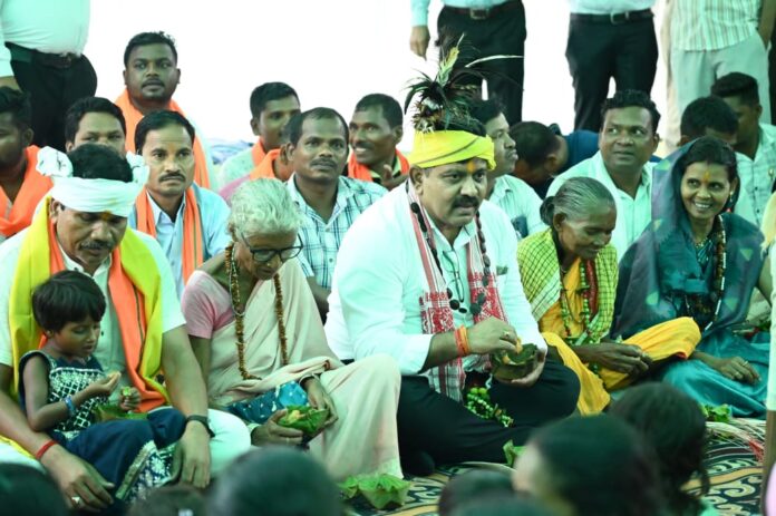 कन्हारगांव सेवा डेरा में उप मुख्यमंत्री विजय शर्मा की लगी जन चौपाल