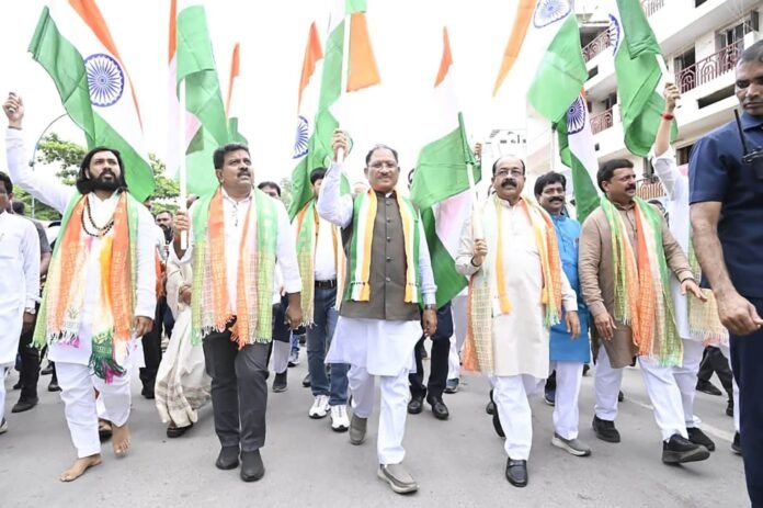 भारतवासियों के सम्मान का प्रतीक राष्ट्रीय ध्वज तिरंगा देश को एक सूत्र में पिरोता है : मुख्यमंत्री साय