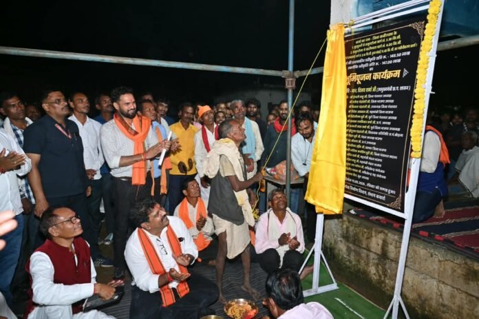 उप मुख्यमंत्री विजय शर्मा ने मुड़घुसरी में 1.48 करोड़ रुपए के तीन सड़क का किया भूमिपूजन