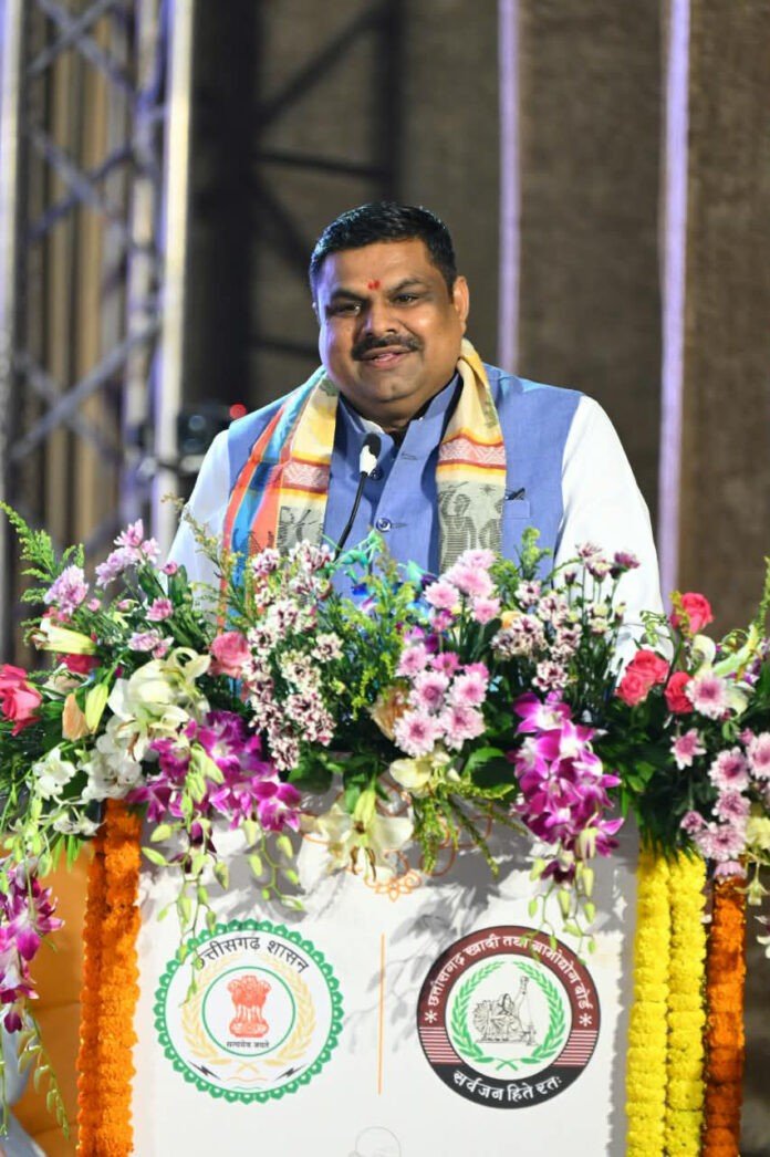 खादी और स्थानीय उत्पादों के अधिकाधिक उपयोग पर जोर - मंत्री गजेन्द्र यादव