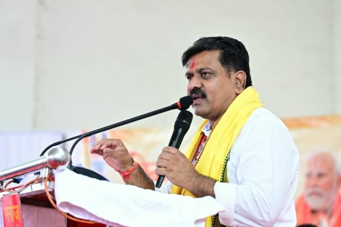 सेवा संकल्प अभियान के तहत कबीरधाम में निकली भव्य सेवा ज्योति यात्रा, उप मुख्यमंत्री विजय शर्मा हुए शामिल